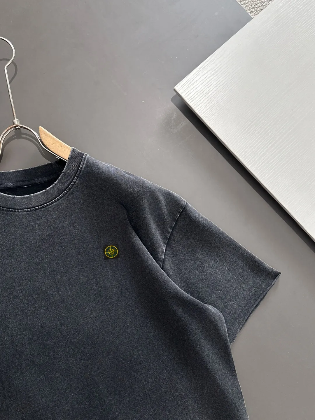 Next day shipping P460 Stone lsland/stone island high quality 2025 spring and summer new casual heavy industry suit exclusively developed by yb! High quality production! Imported custom-made fabrics for foreign orders, with high breathability and comfort, impeccable details, brand element design concept, delicate and soft feel! It presents a casual cut and the upper body shape is great! On sale simultaneously on the official website! From a high-end men's positioning brand, the low-key luxury taste is irresistible! Exquisite workmanship and impeccable quality! The overall style is simple, fashionable and timeless, fully meeting the requirements of stylish and tasteful dressing! Size: S-XXL